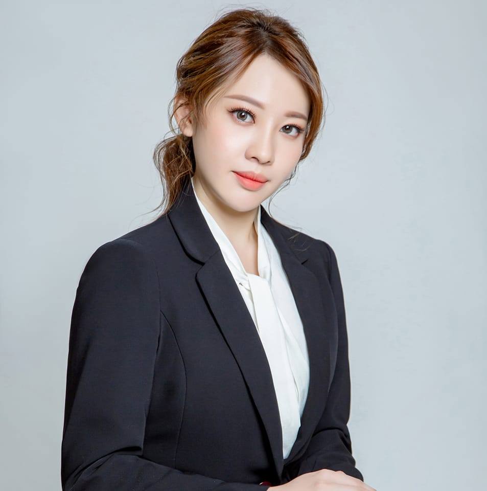 Evelyn, lead beauty technician at E Perfect Eyebrow Studio